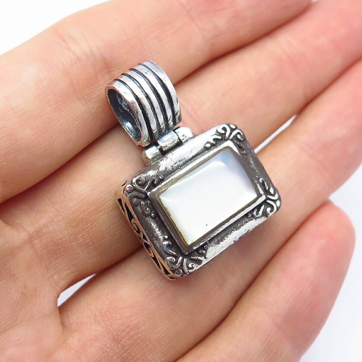 925 Sterling Silver Real Mother-of-Pearl Swirl Design Pendant