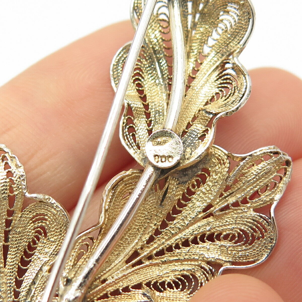 800 Silver 2-Tone Vintage Filigree Leaves Design Pin Brooch