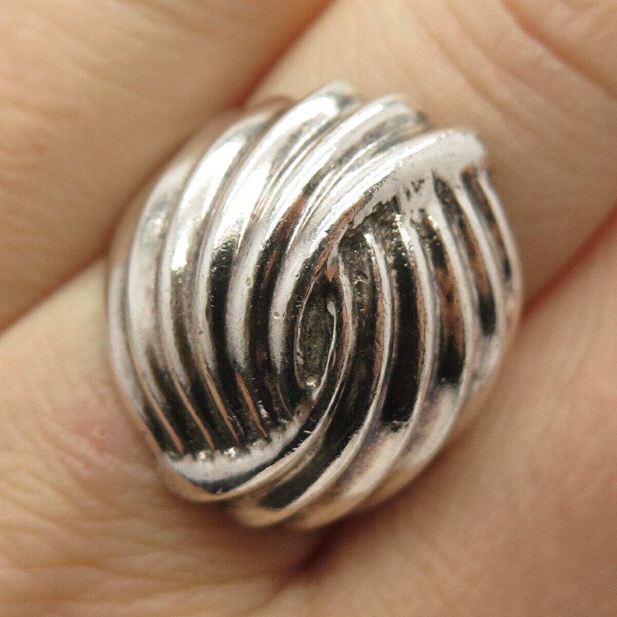 925 Sterling Silver Vintage Ribbed Shell Ring Size 8 1/4