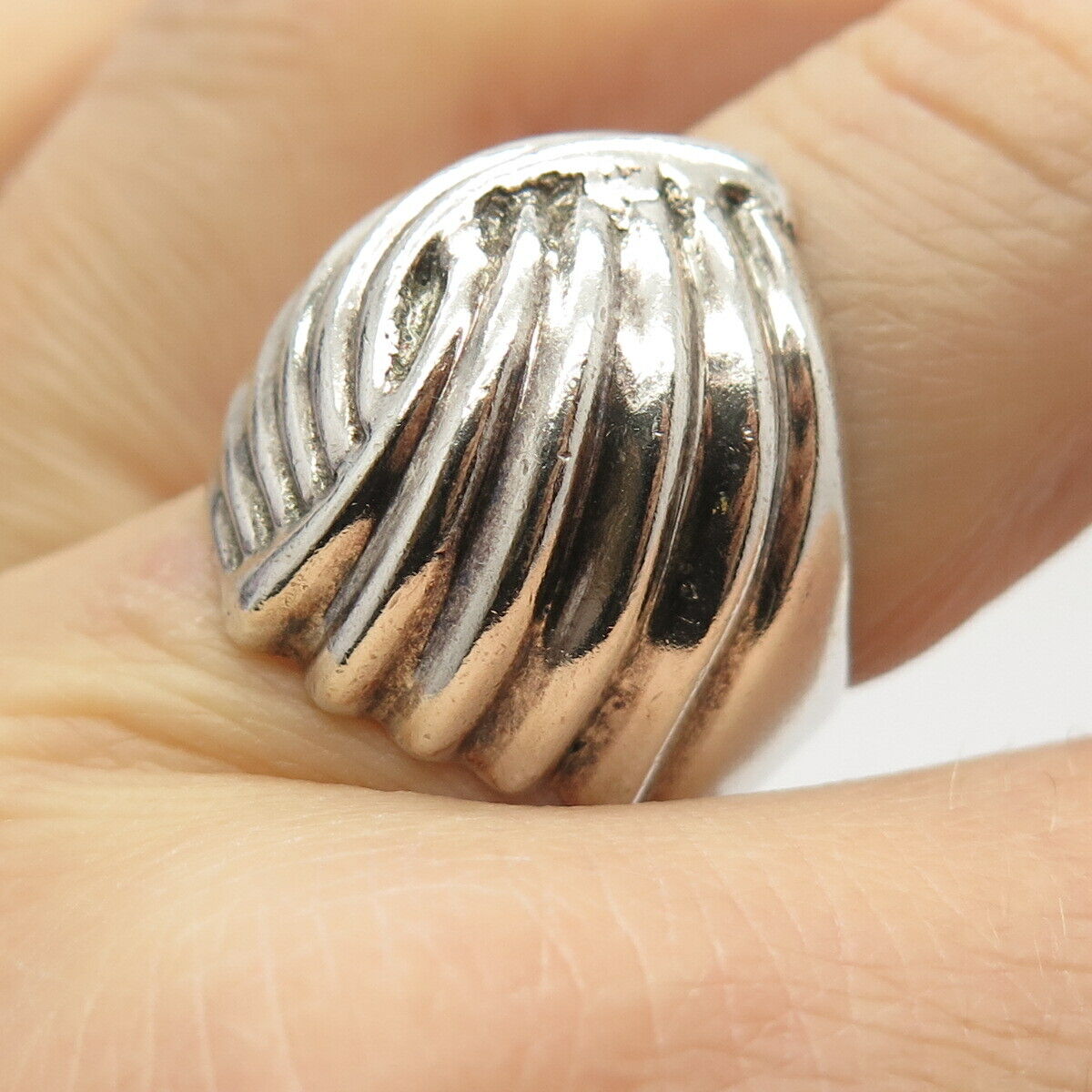 925 Sterling Silver Vintage Ribbed Shell Ring Size 8 1/4