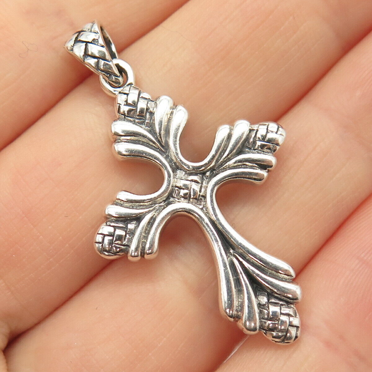 925 Sterling Silver Ornate Cross Pendant