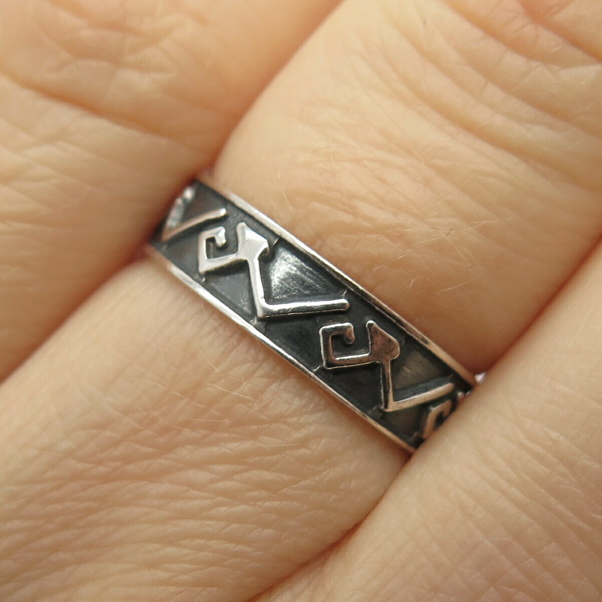 925 Sterling Silver Tribal Band Ring Size 6 1/4