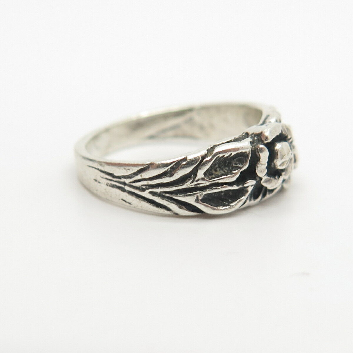 925 Sterling Silver Floral Ring Size 4 3/4