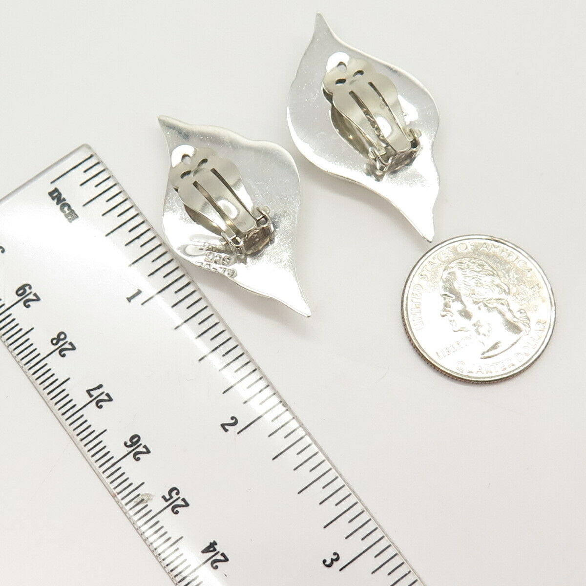 925 Sterling Silver Vintage Mexico Ribbed Hollow Clip On Earrings