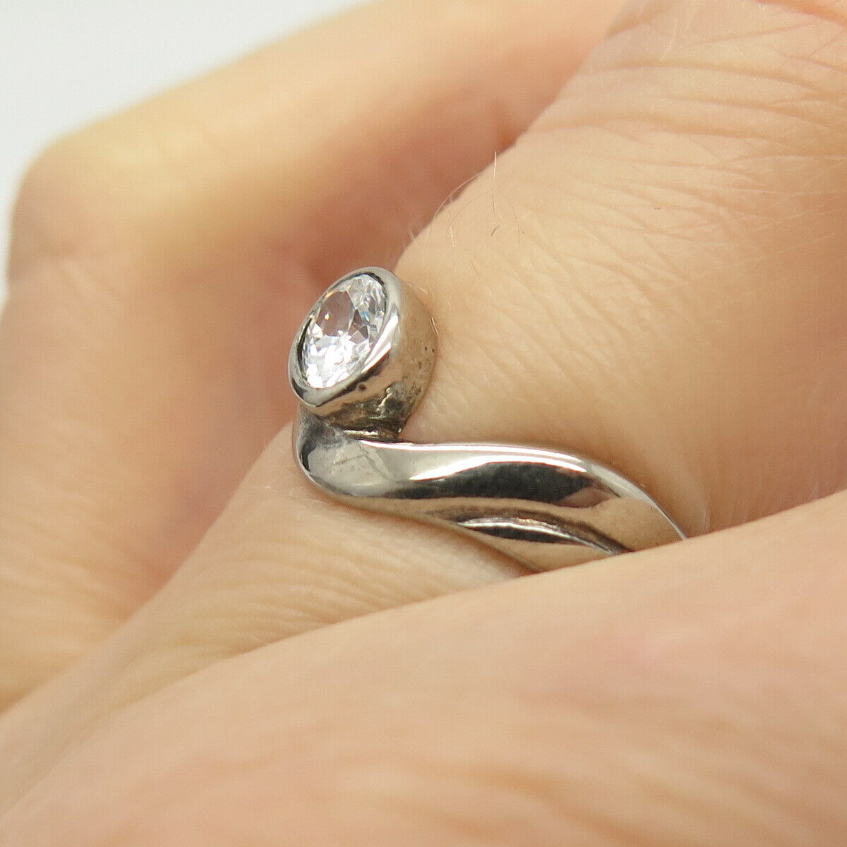 925 Sterling Silver C Z Wave Ring Size 5 3/4