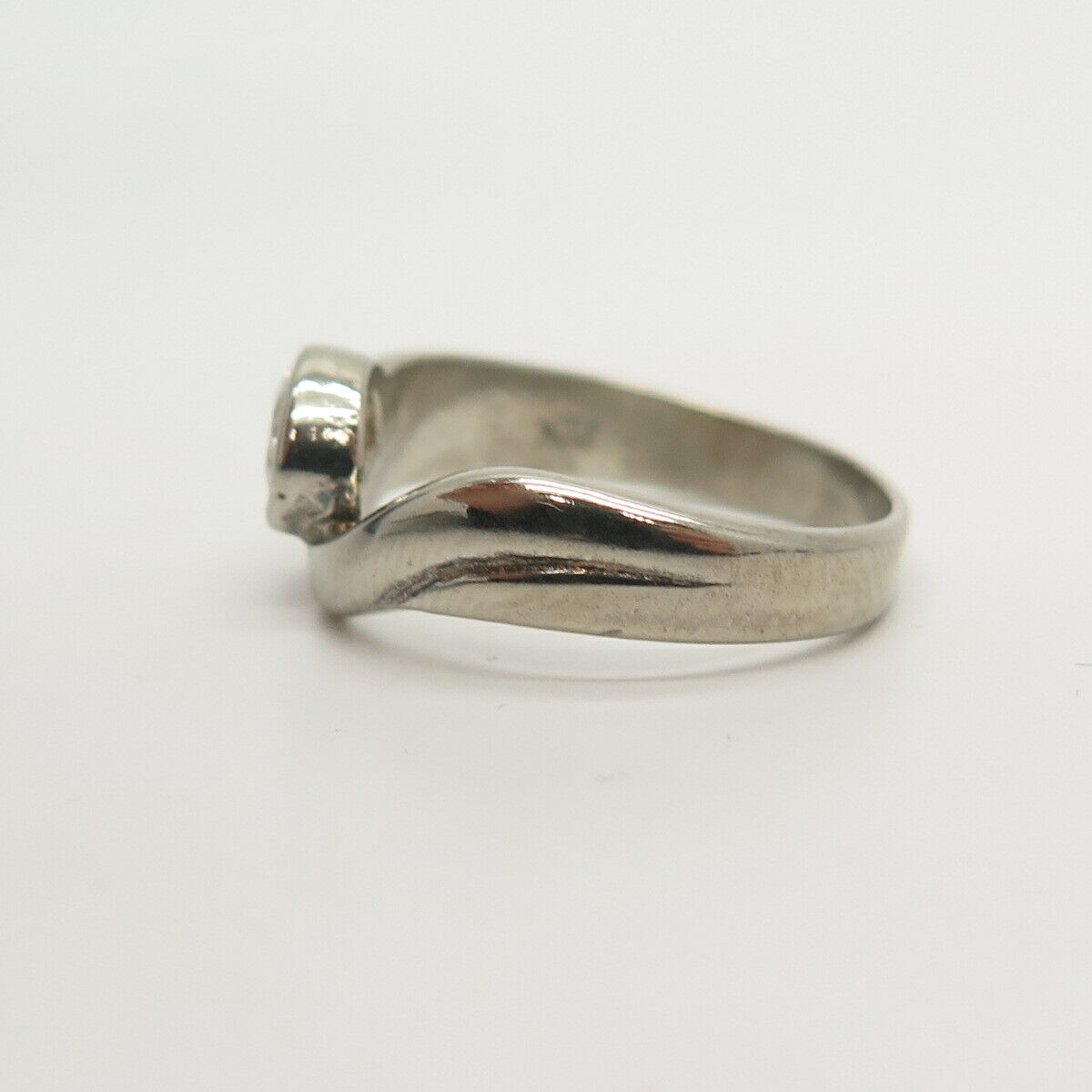 925 Sterling Silver C Z Wave Ring Size 5 3/4