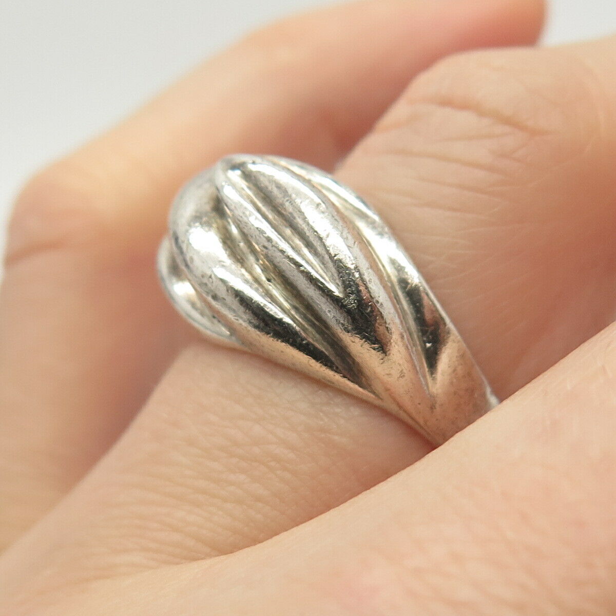 925 Sterling Sillver Vintage Ribbed Ring Size 7 1/4