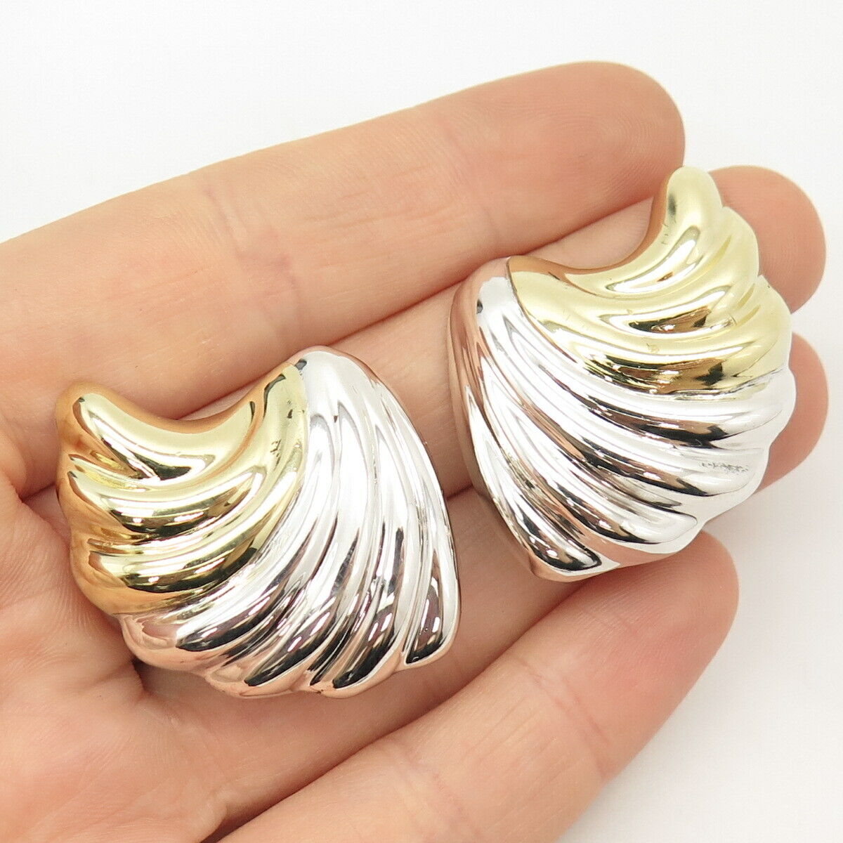 925 Sterling Silver 2-Tone Vintage Mexico Shell Design Hollow Clip On Earrings