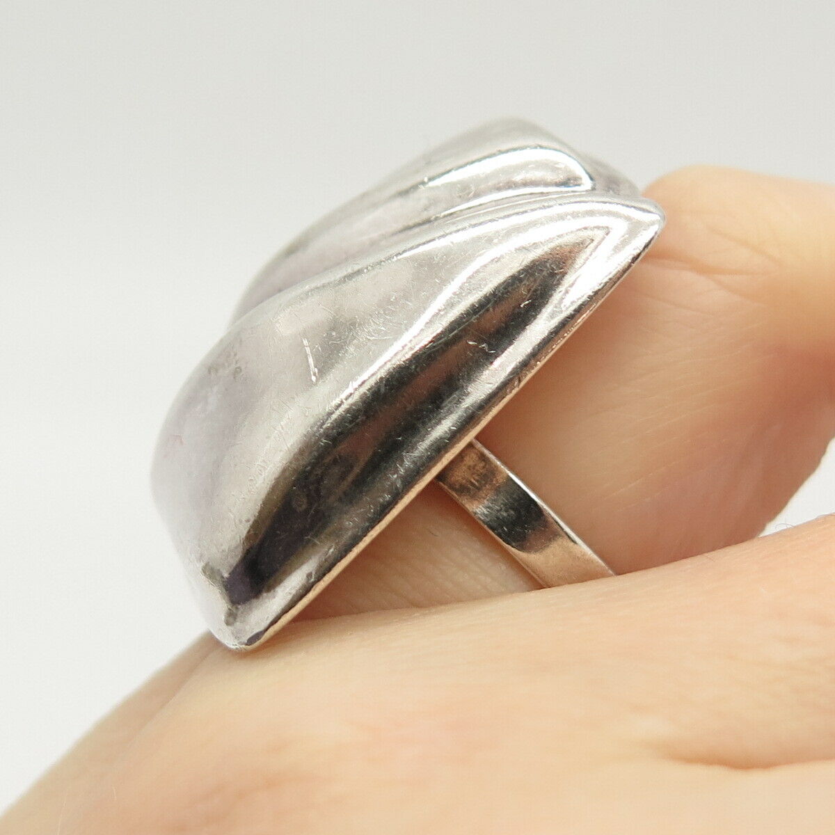 925 Sterling Silver Vintage Hollow Ribbed Statement Ring Size 5.5