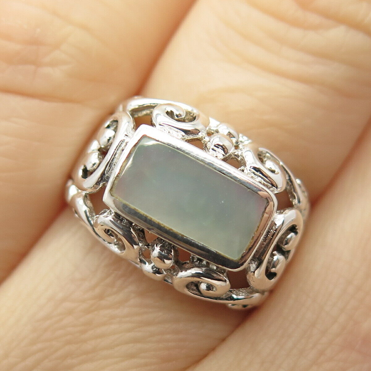 925 Sterling Silver Vintage Real Mother-of-Pearl Swirl Ring Size 5 3/4