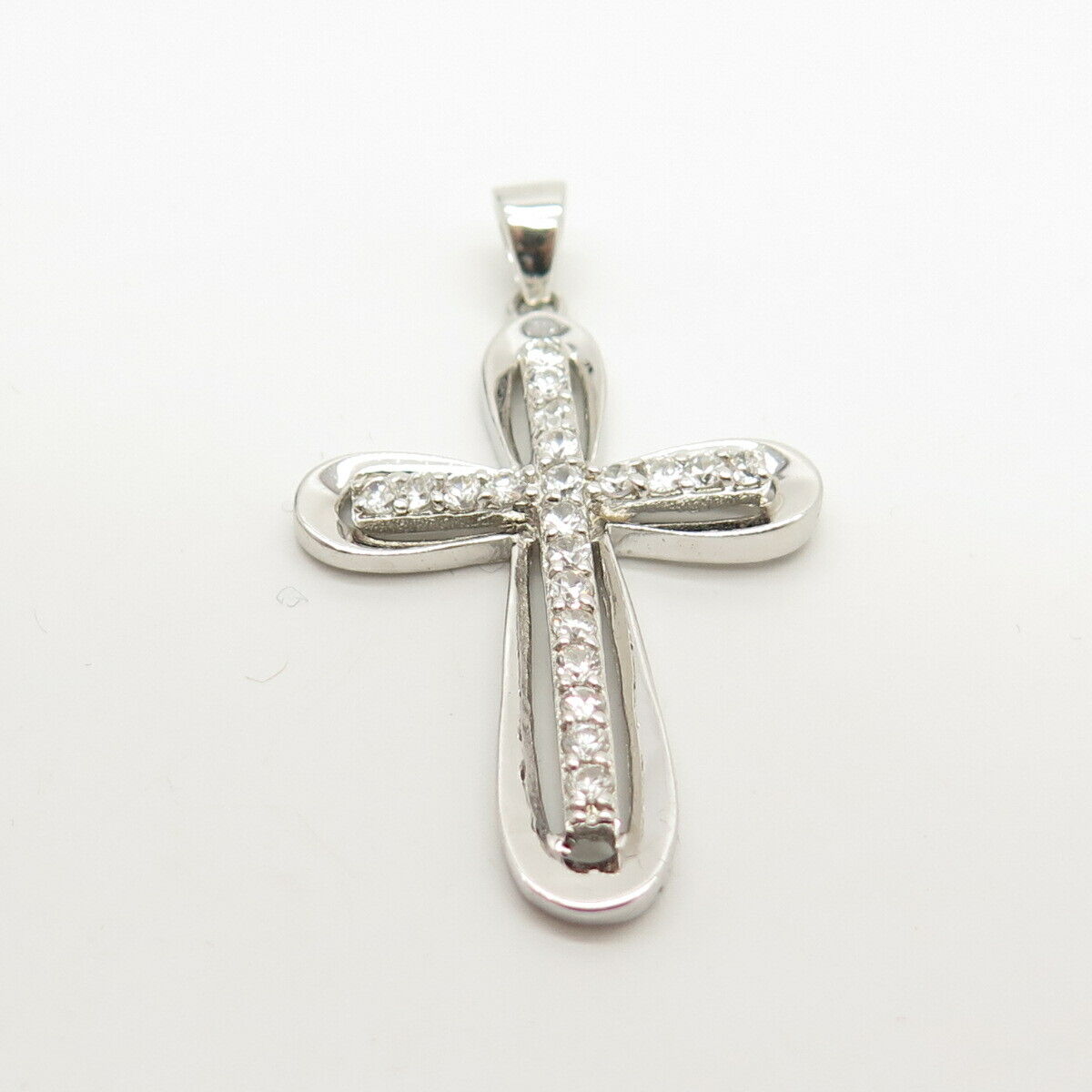 925 Sterling Silver C Z Cross Pendant