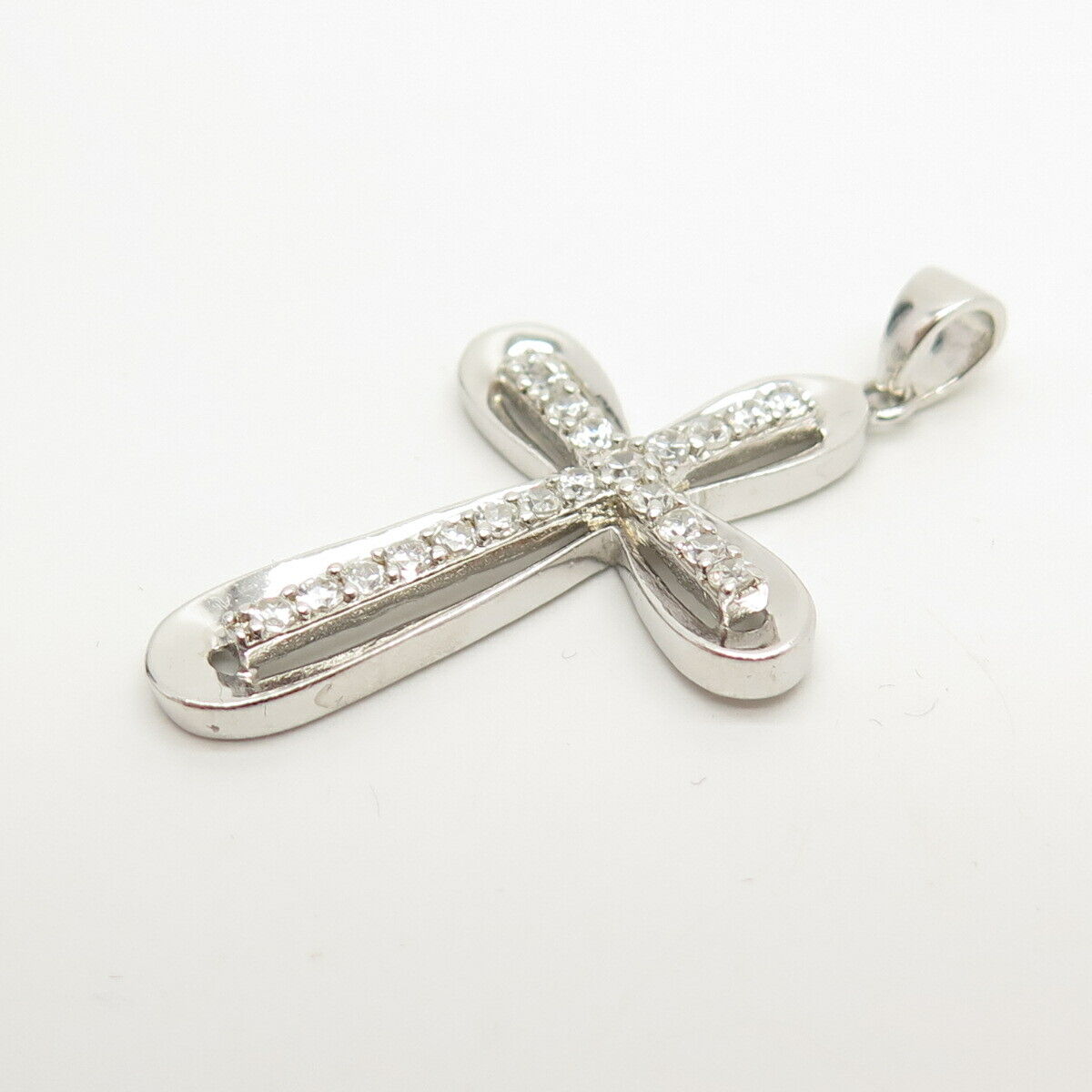 925 Sterling Silver C Z Cross Pendant