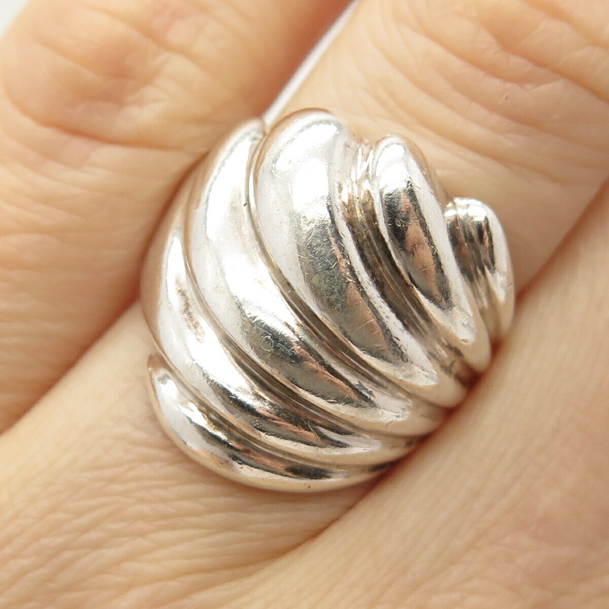 925 Sterling Silver Vintage Puffy Ribbed Ring Size 7