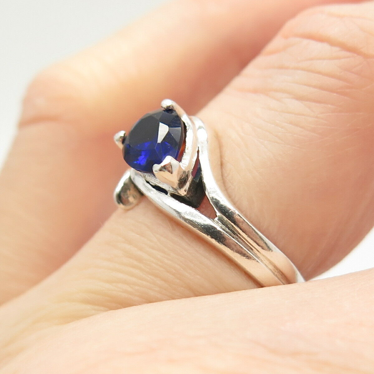 925 Sterling Silver Blue C Z Ring Size 6