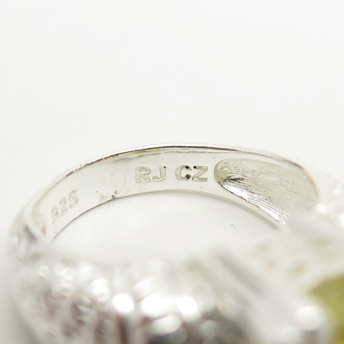925 Sterling Silver Peridot-Tone C Z Ring Size 8