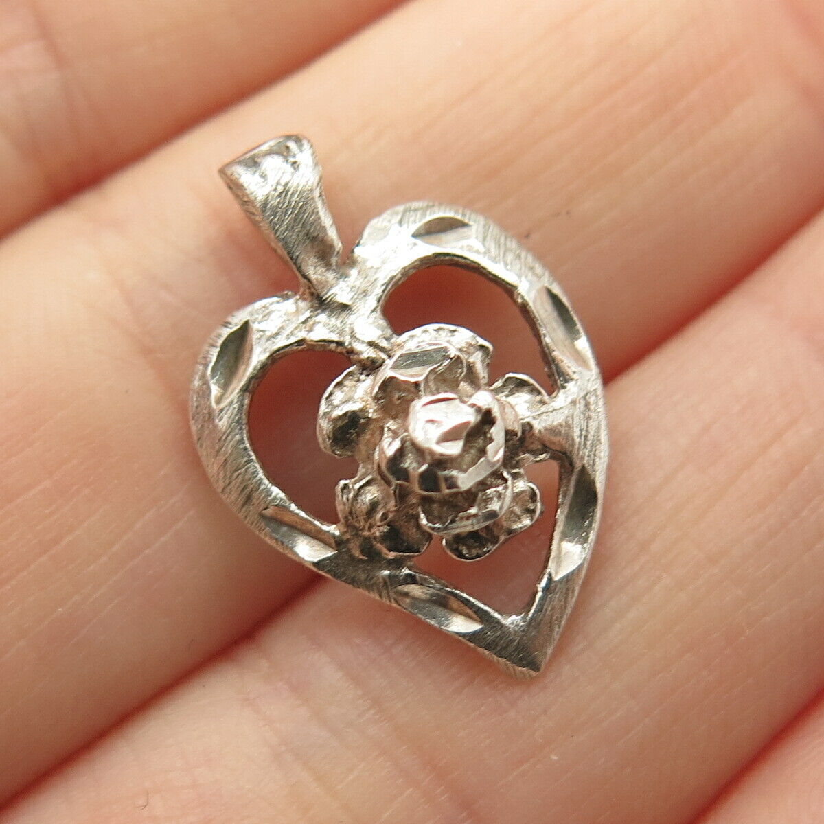 925 Sterling Silver Vintage Floral & Open Heart Pendant