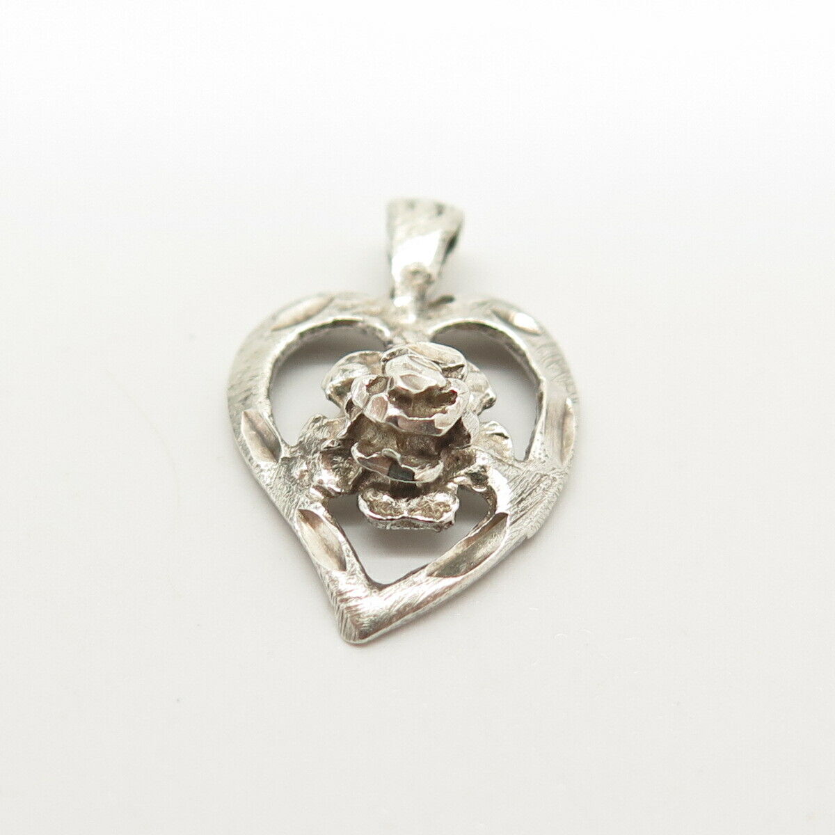 925 Sterling Silver Vintage Floral & Open Heart Pendant