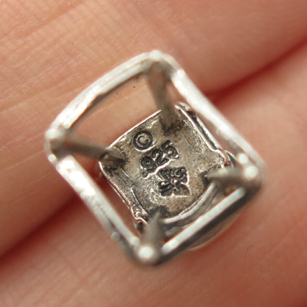 925 Sterling Silver Vintage Sunwest Child Chair Design Charm Pendant