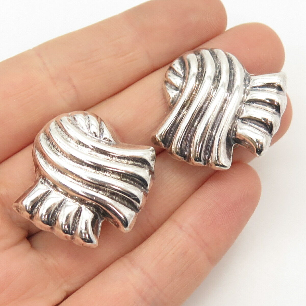 925 Sterling Silver Vintage Mexico Ribbed Hollow Clip On Earrings