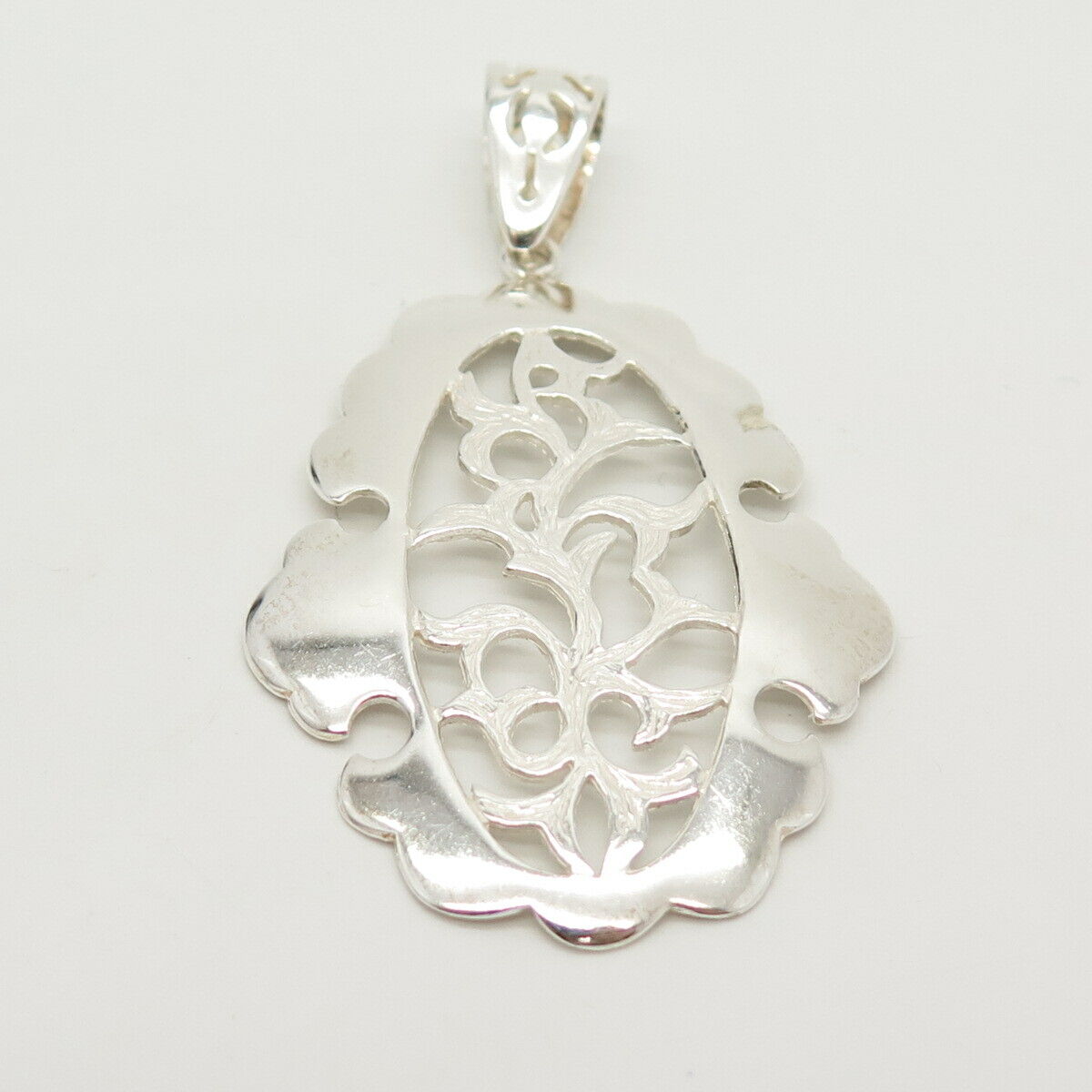 925 Sterling Silver Vintage Ornate Oval Pendant