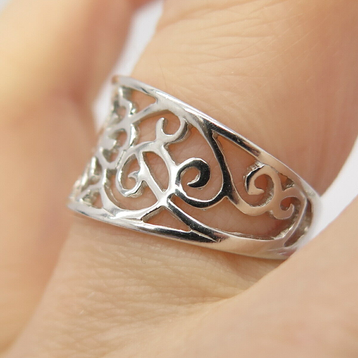 925 Sterling Silver Open-Work Swirl Ornate Floral Ring