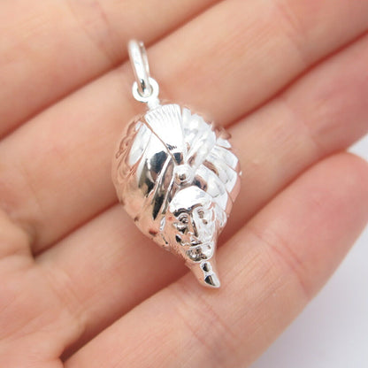 925 Sterling Silver Vintage Ribbed Pendant