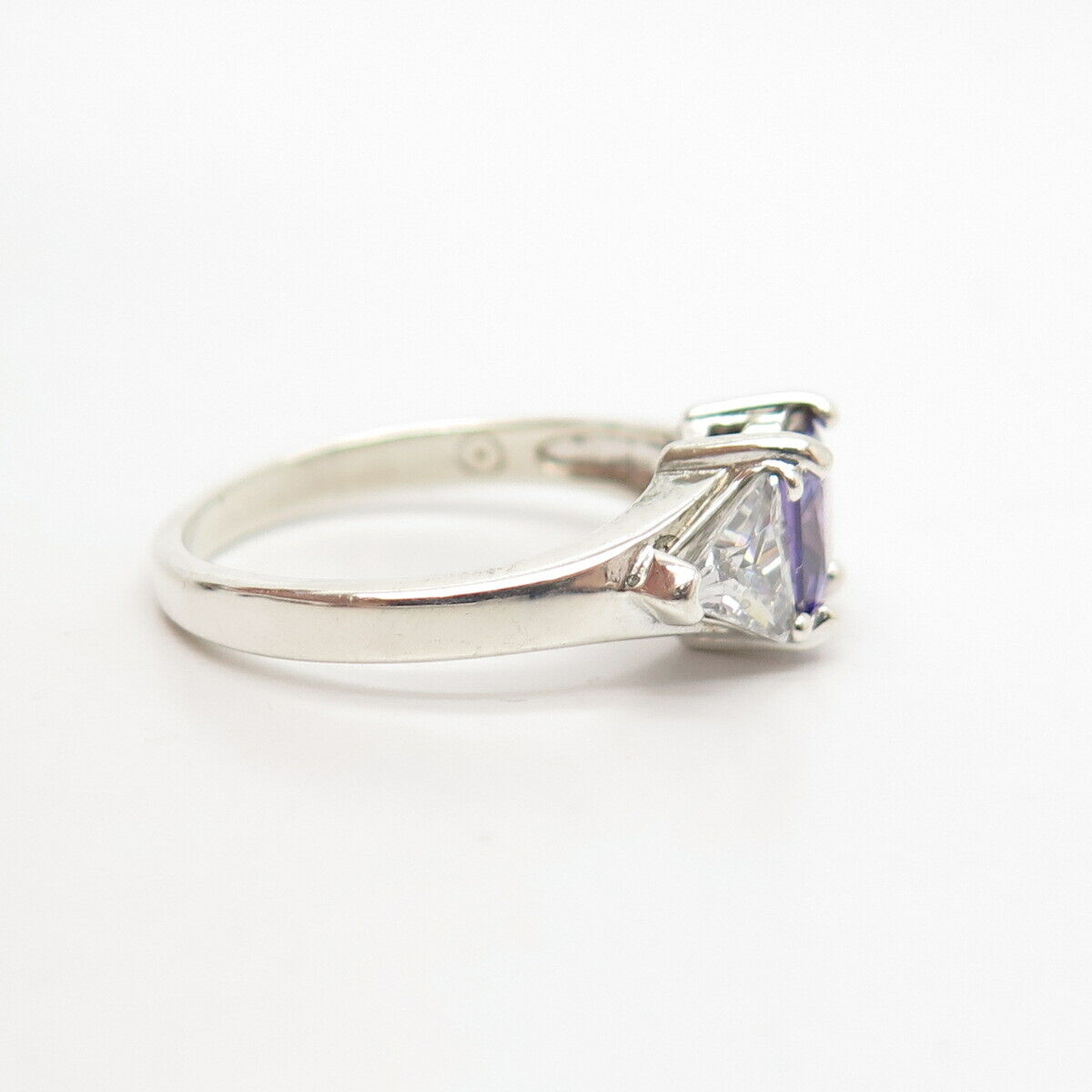 925 Sterling Silver Vintage White & Amethyst-Tone C Z Ring Size 7