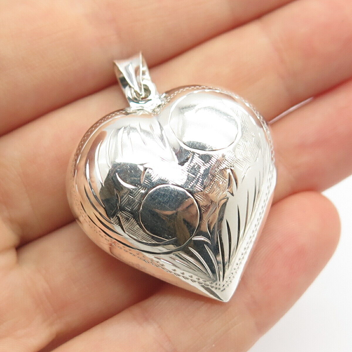 925 Sterling Silver Vintage Etched Floral Heart Hollow Pendant