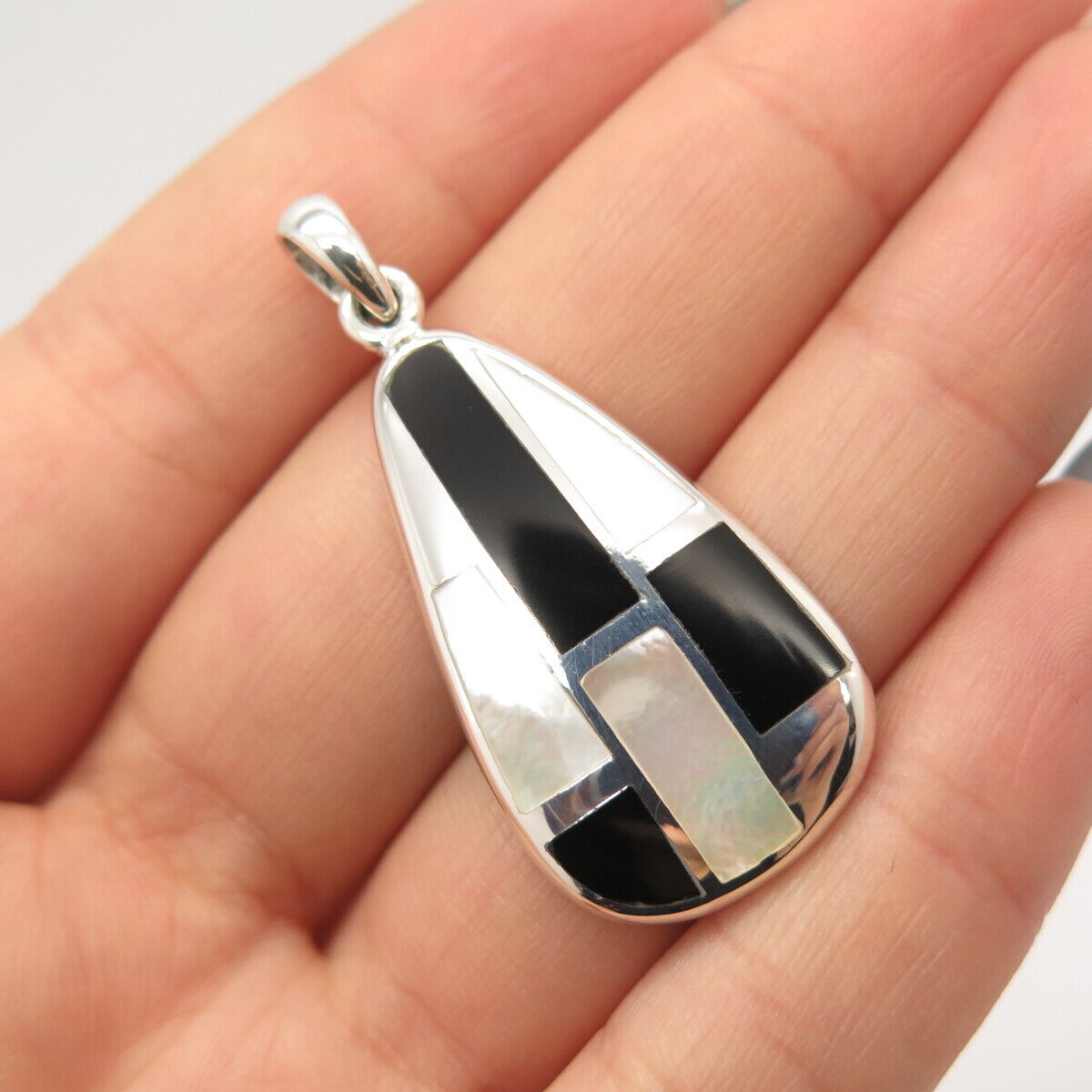 925 Sterling Silver Real Mother-of-Pearl & Black Onyx Gemstone Pendant