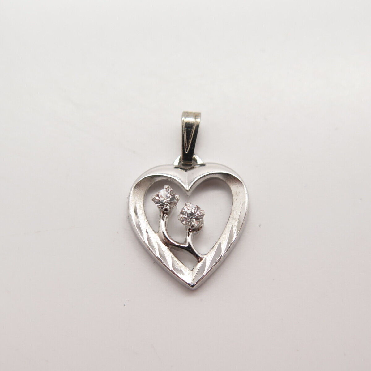 925 Sterling Silver Vintage C Z Heart Pendant