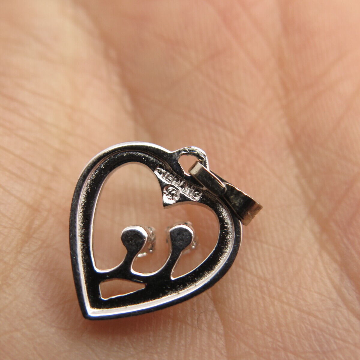 925 Sterling Silver Vintage C Z Heart Pendant