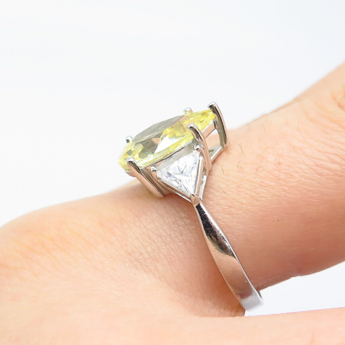 925 Sterling Silver Vintage White & Citrine-Tone C Z Ring Size 9