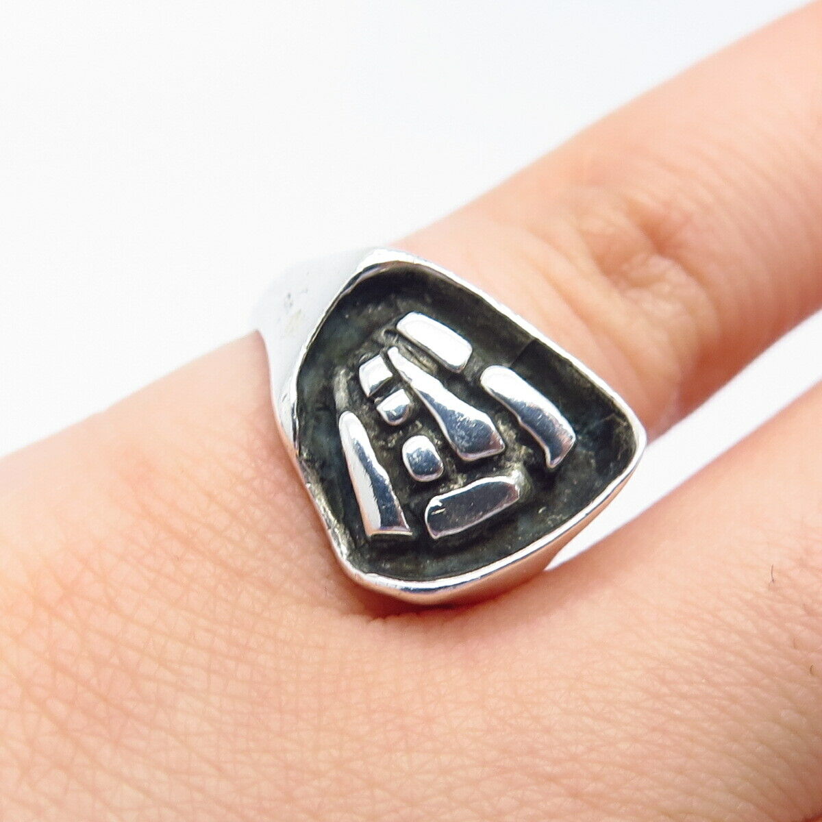 925 Sterling Silver Vintage Modernist Ring Size 4.75