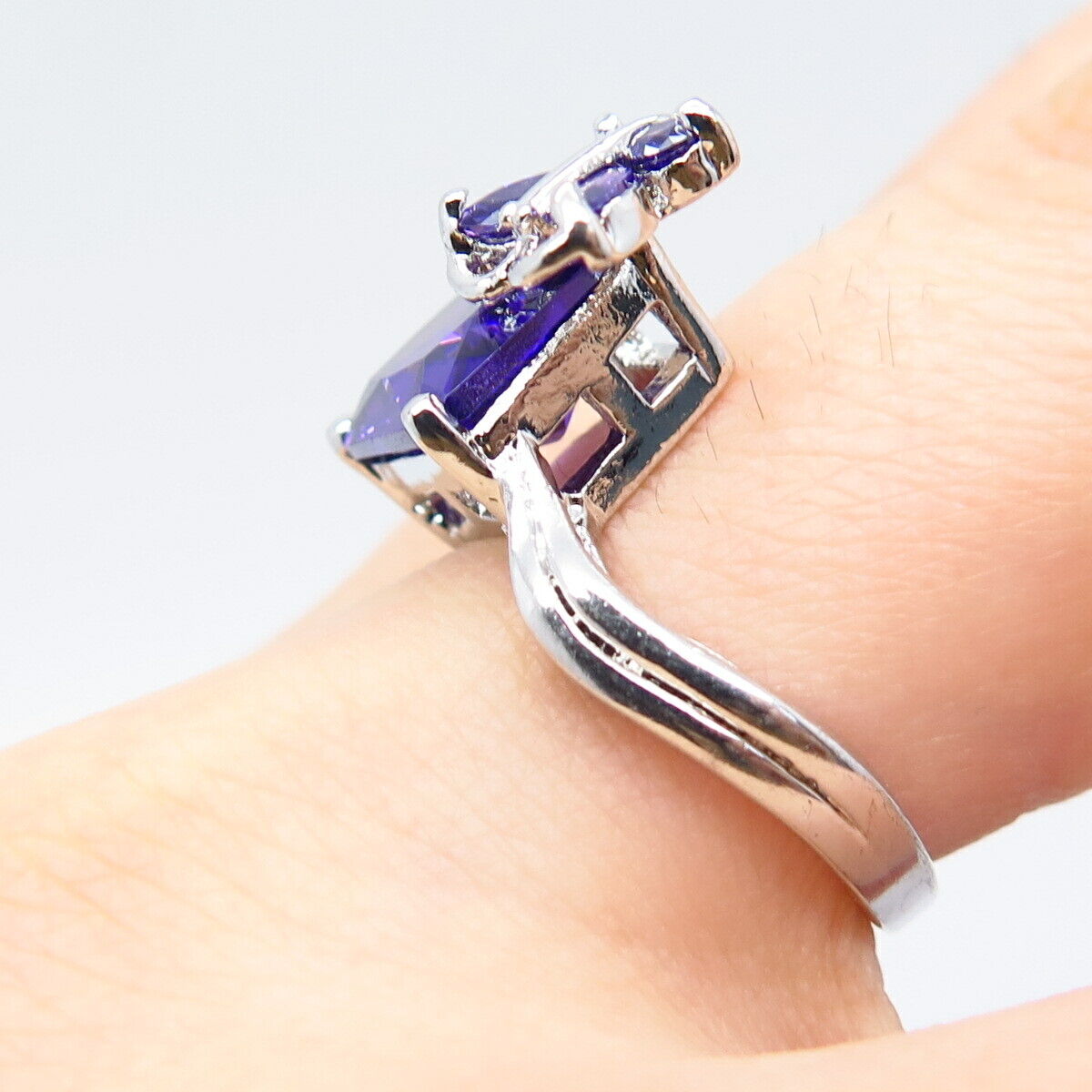 925 Sterling Silver Amethyst-Tone C Z Ring Size 7.5