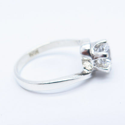 925 Sterling Silver Round-Cut C Z Engagement Ring Size 6