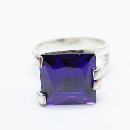 925 Sterling Silver Vintage Amethyst-Tone C Z Ring Size 8.25