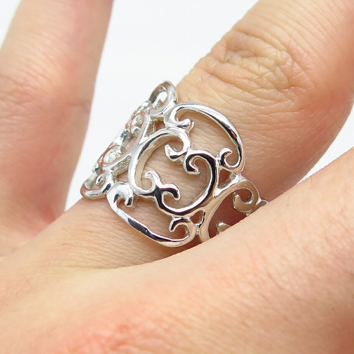 925 Sterling Silver Ornate Ring Size 8