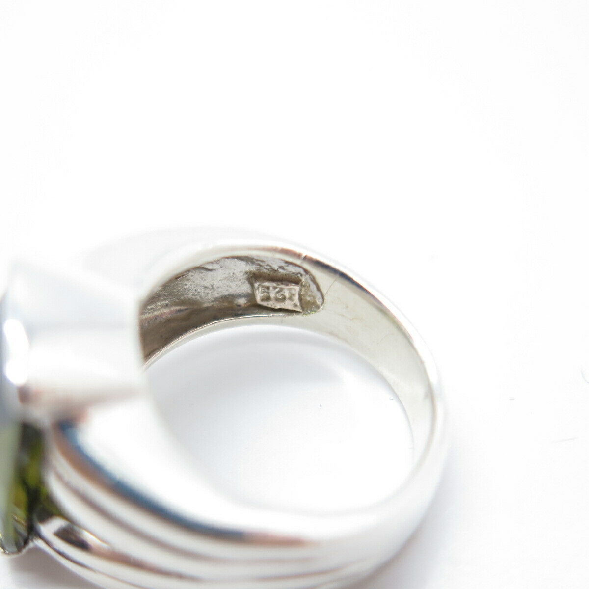 925 Sterling Silver Peridot-Tone C Z Ring Size 6