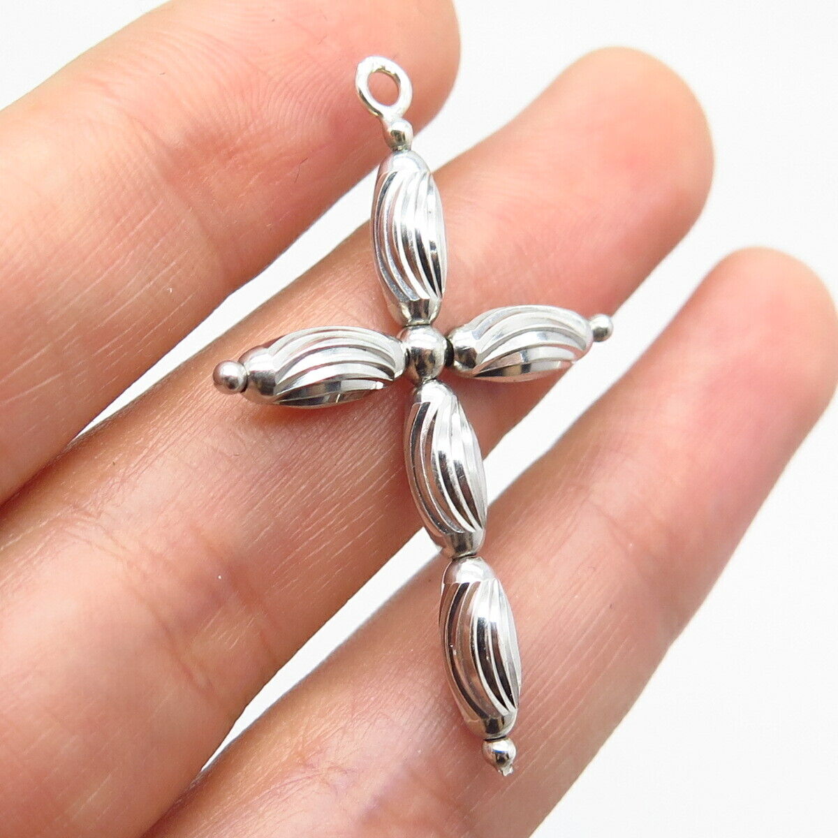 925 Sterling Silver Vintage Ribbed Religious Cross Pendant