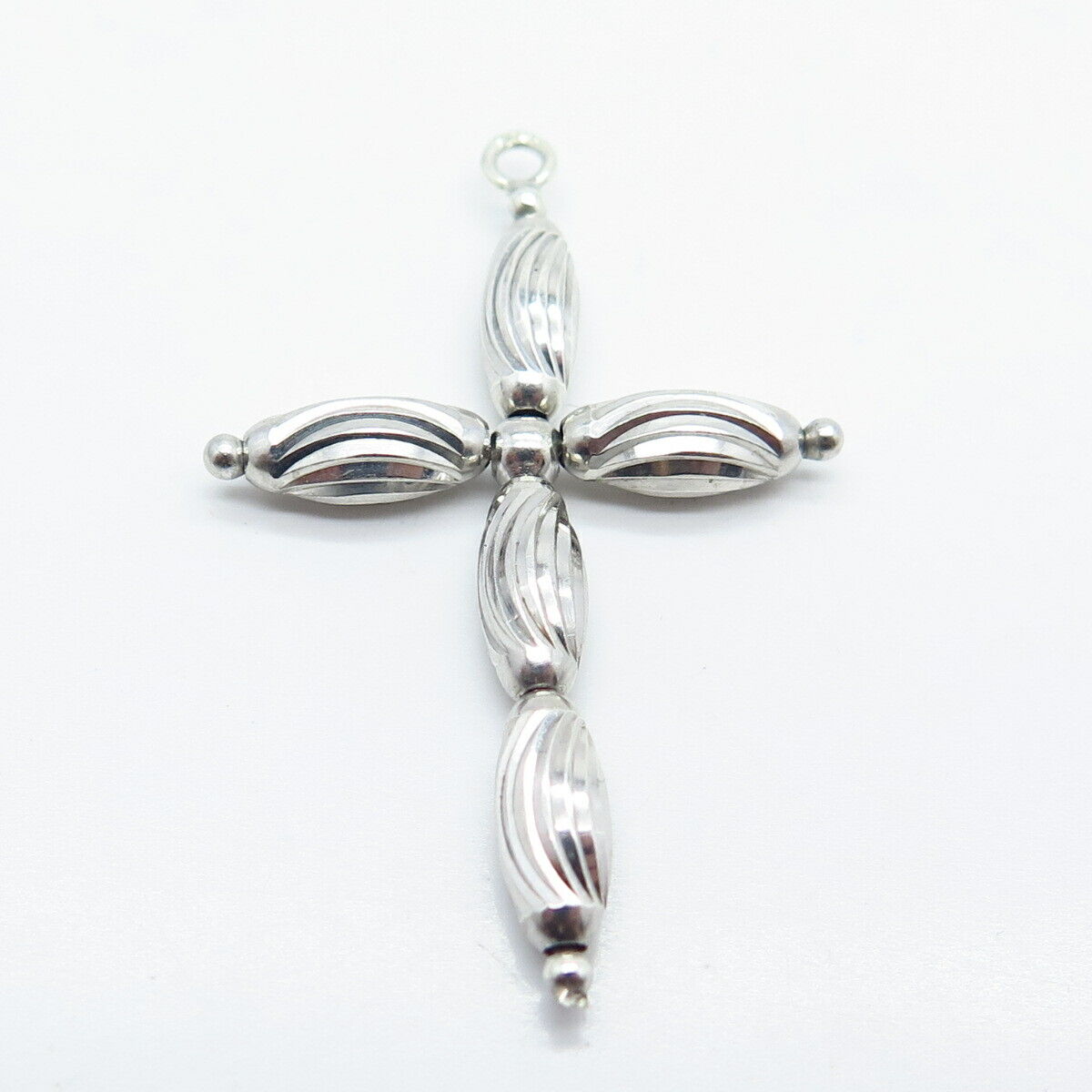 925 Sterling Silver Vintage Ribbed Religious Cross Pendant