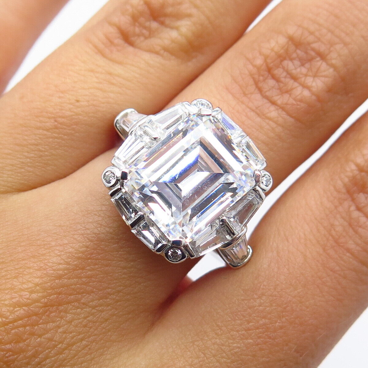 925 Sterling Silver Radiant-Cut C Z Ring Size 7