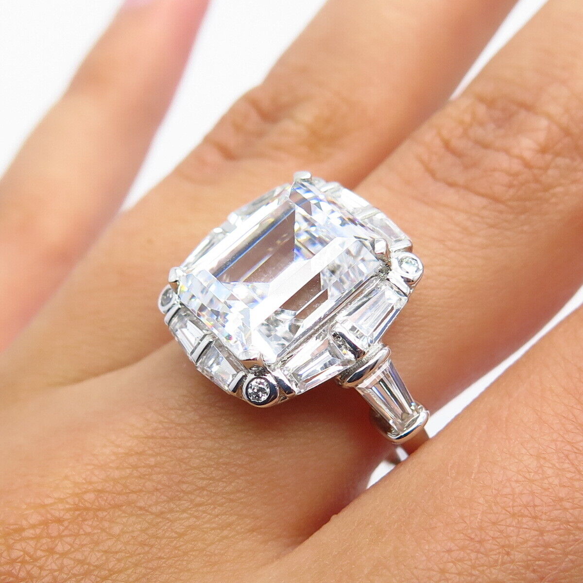 925 Sterling Silver Radiant-Cut C Z Ring Size 7