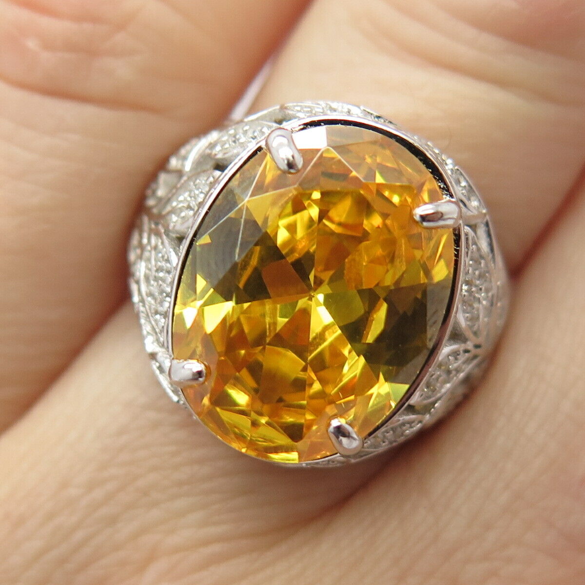 925 Sterling Silver White & Citrine-Tone C Z Leaves Ring Size 7