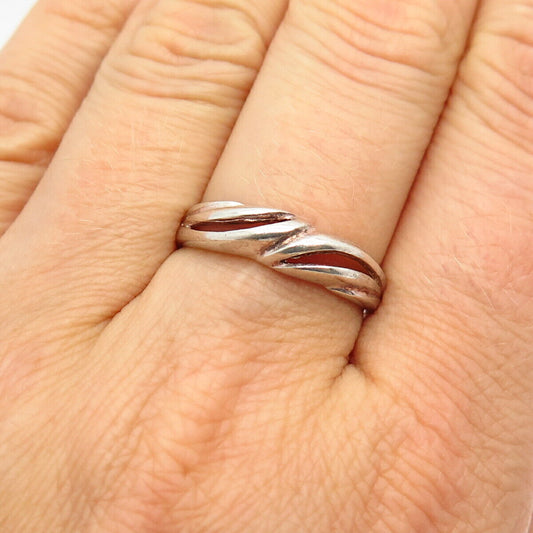 925 Sterling Silver Cutout Wavy Design Ring Size 8