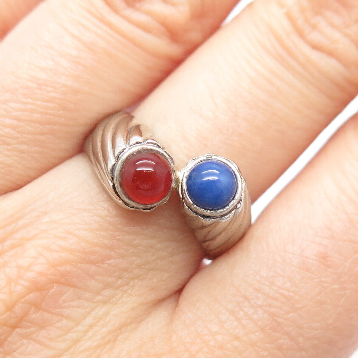 925 Sterling Silver Vintage Carnelian & Faux Star Sapphire Bypass Ring Size 7.25