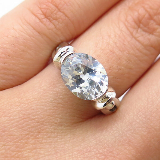 925 Sterling Silver Oval-Cut C Z Ring Size 6.25