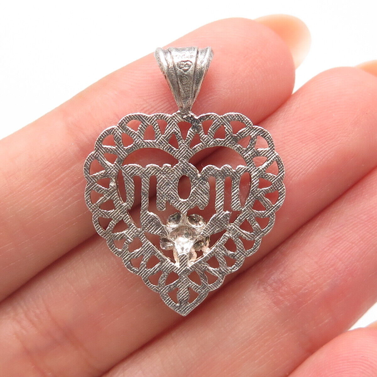 925 Sterling Silver Vintage "MOM" Floral Heart Pendant