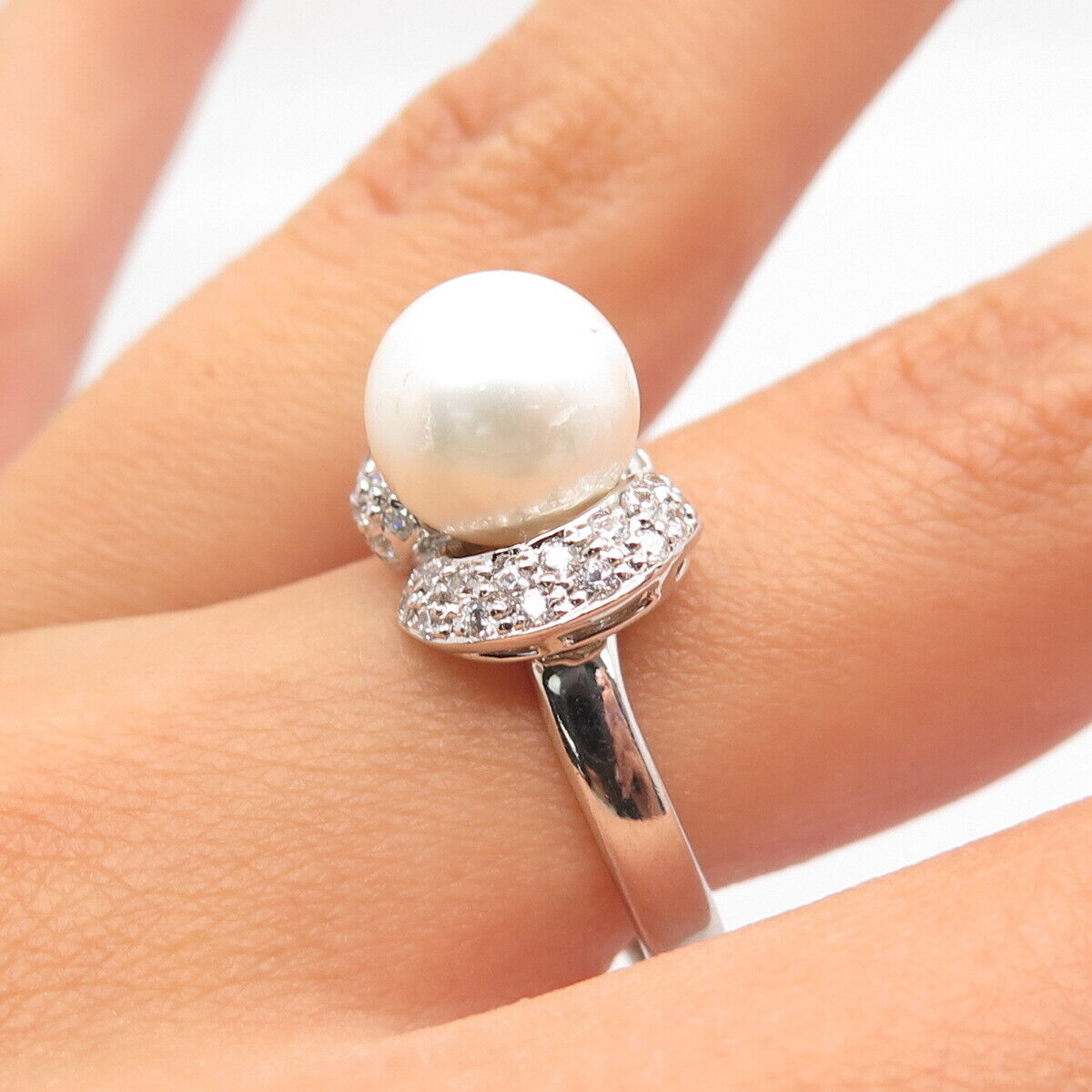 925 Sterling Silver Vintage Faux White Pearl & C Z Ring Size 8