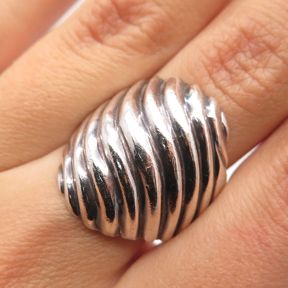 925 Sterling Silver Vintage Ribbed Statement Ring Size 7.75