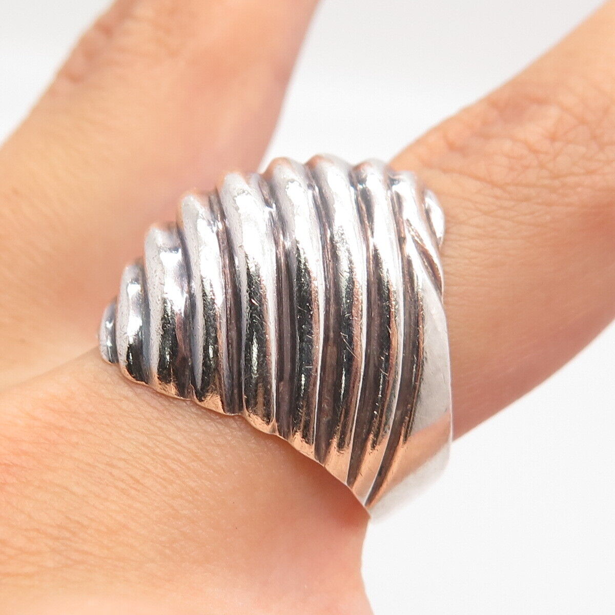 925 Sterling Silver Vintage Ribbed Statement Ring Size 7.75